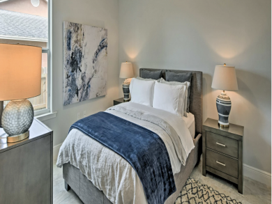Naples Luxury Close to Vanderbilt Beach